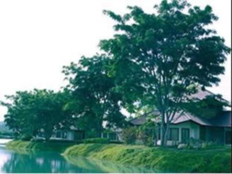 Blue Sapphire Golf And Resort Kanchanaburi Exterior foto